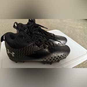 Under Armour Black and Gray Boys cleats Sz 3